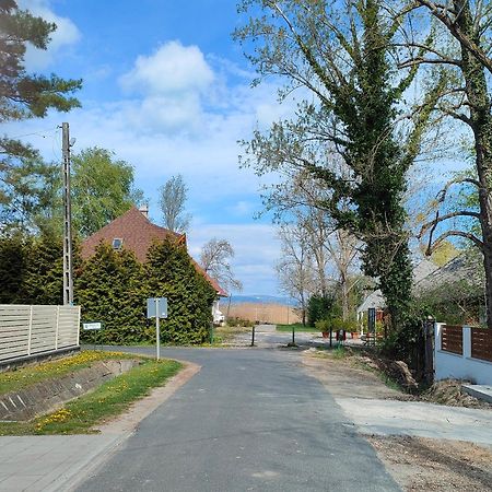 Perge Uedueloevilla Balatonszarszo Buitenkant foto
