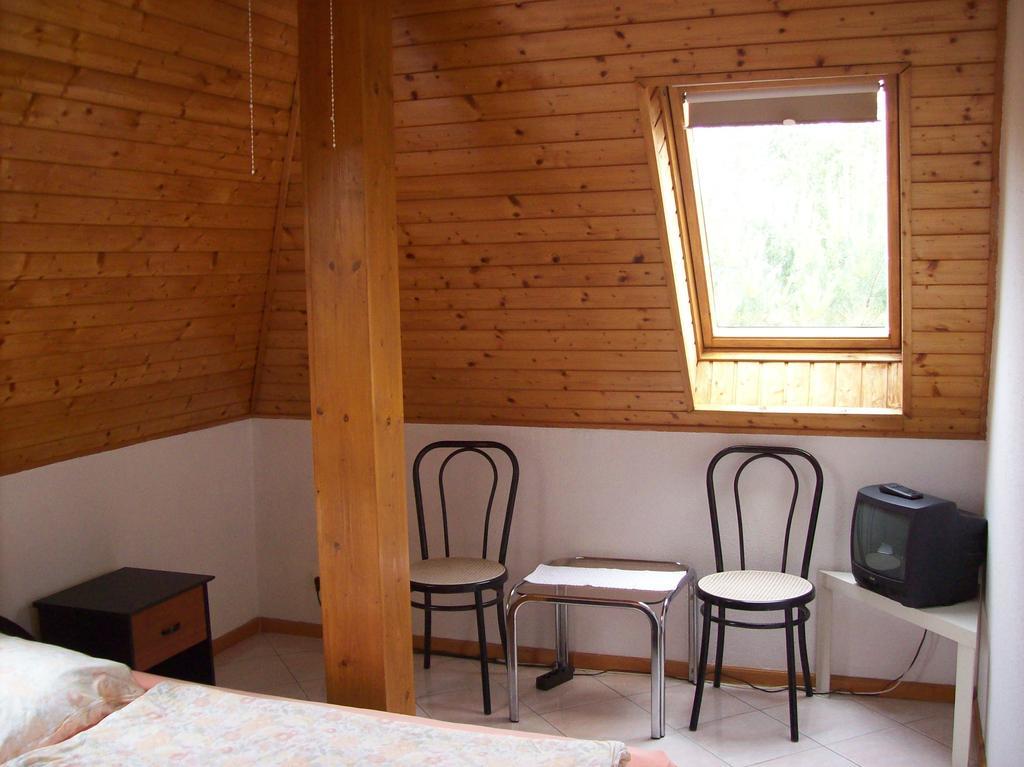 Perge Udulovilla Balatonszarszo Kamer foto